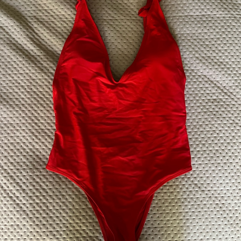 Bikinis - Picture 4 of 4